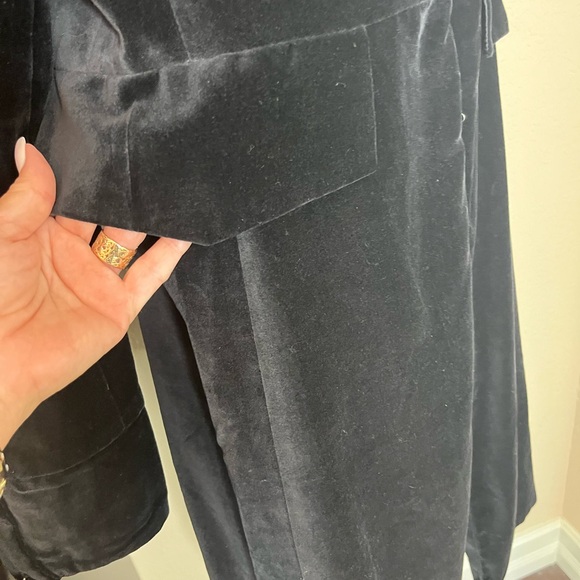 Newport News Women’s Black Velvet Jacket - Picture 7 of 9
